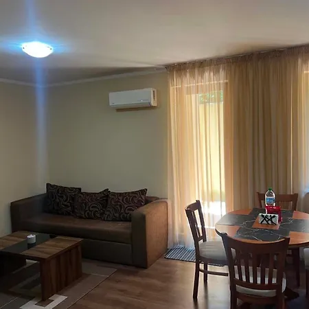 Argisht Palace 2-bedroom With Parking Apartment Warna
