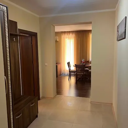 Argisht Palace 2-bedroom With Parking Apartment *