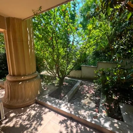 Argisht Palace 2-bedroom With Parking Apartment